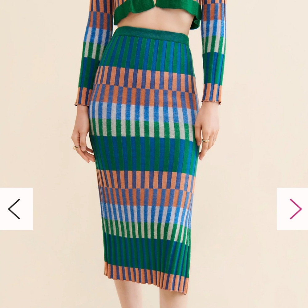 FIND ME NOW -Colorblock Knit Skirt - XSMALL
